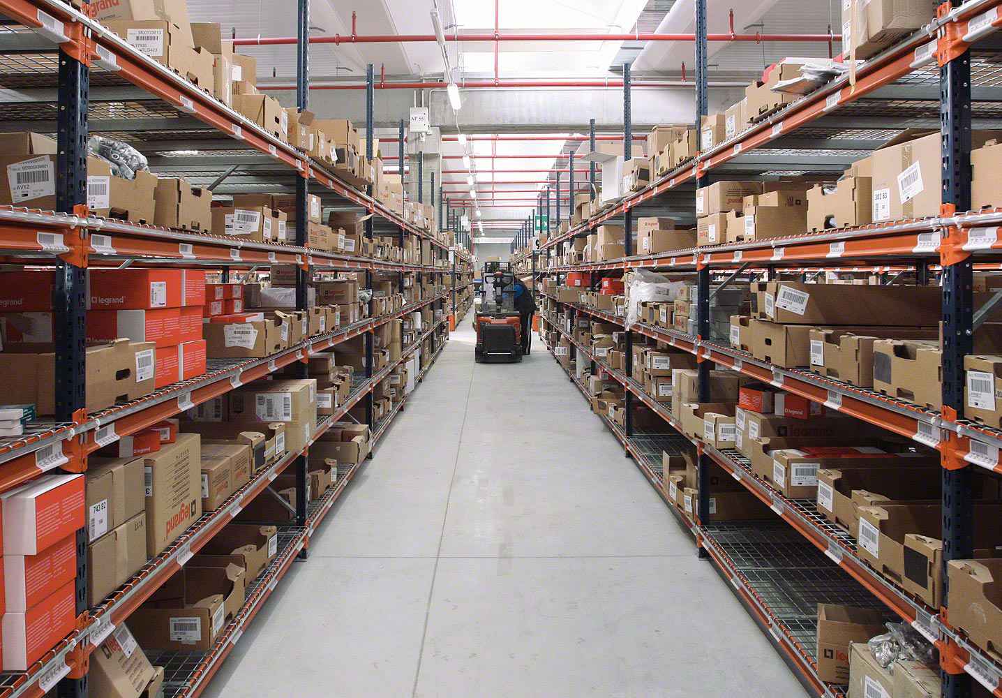 开云网页版·官方端在线-开云(中国)智慧安全用电-仓库库房方案